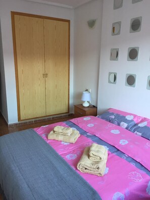 2 bedrooms, iron/ironing board, WiFi, bed sheets - Apartment La Bonita with garage (Torrevieja)