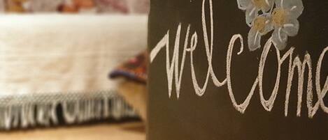 Bügeleisen/Bügelbrett, Reisekinderbett, kostenloses WLAN, Bettwäsche