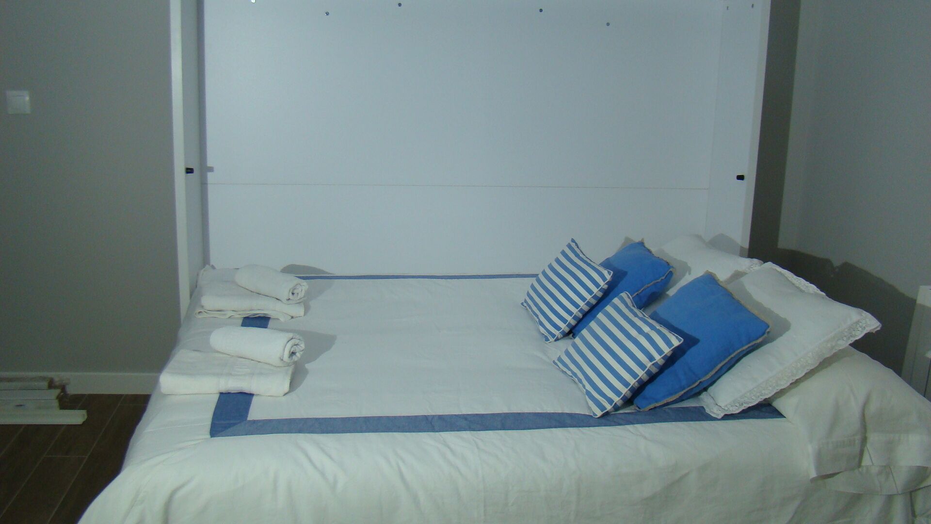 Small and flirty studio in the center of Santander. E2 Optional parking