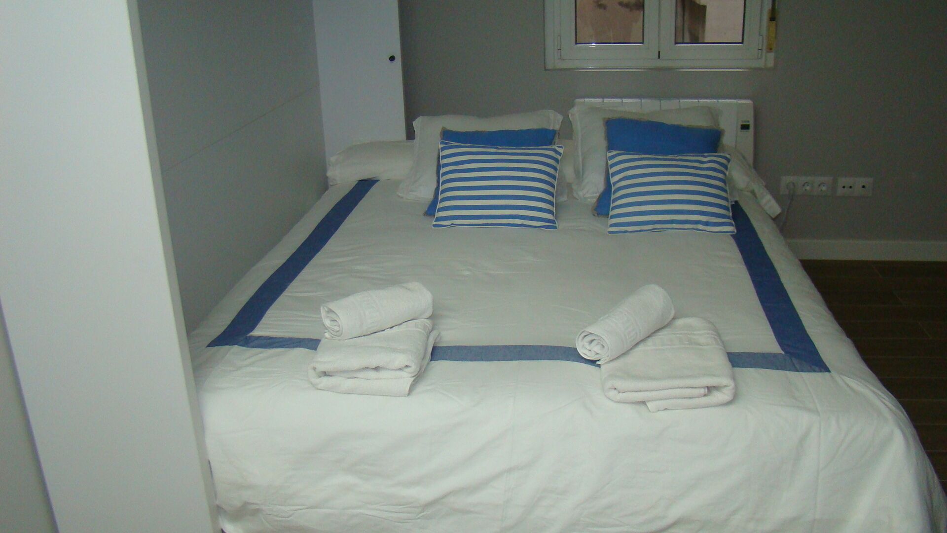 Small and flirty studio in the center of Santander. E2 Optional parking