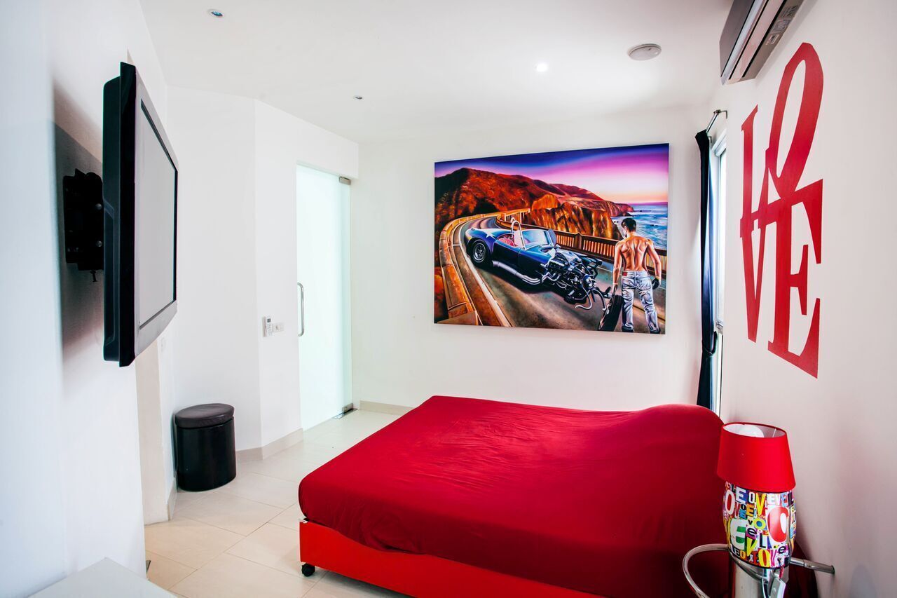 4 bedrooms, in-room safe, desk, soundproofing