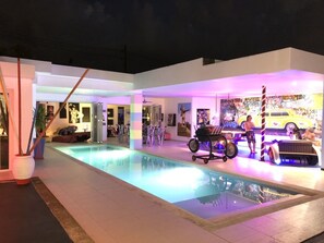 屋内プール、屋外プール