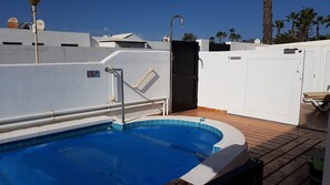 Piscine extérieure, piscine chauffée