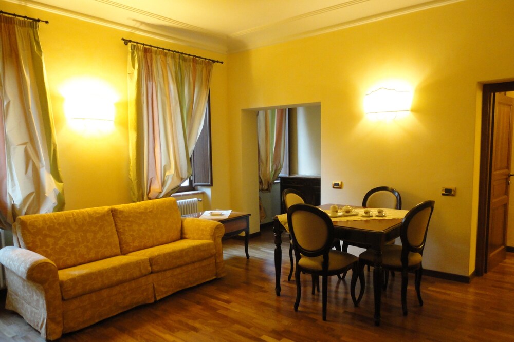 Castello Izzalini Todi Resort "Apt 12"