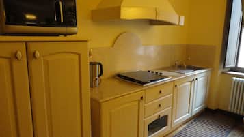 Refrigerador, microondas, parrilla de estufa y lavavajillas