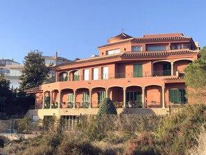 Esterni