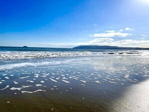 Beach - Clematis Cottage, Country Setting, 10 min walk to beach, Family Friendly. (Shanklin)