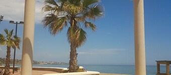 Front Sea View Apartment