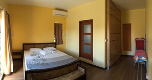 4 bedrooms, iron/ironing board, free WiFi, bed sheets