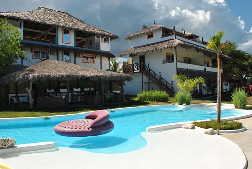 RESIDENCE DE LA BAIE, THE NON-THINKING HOUSE 