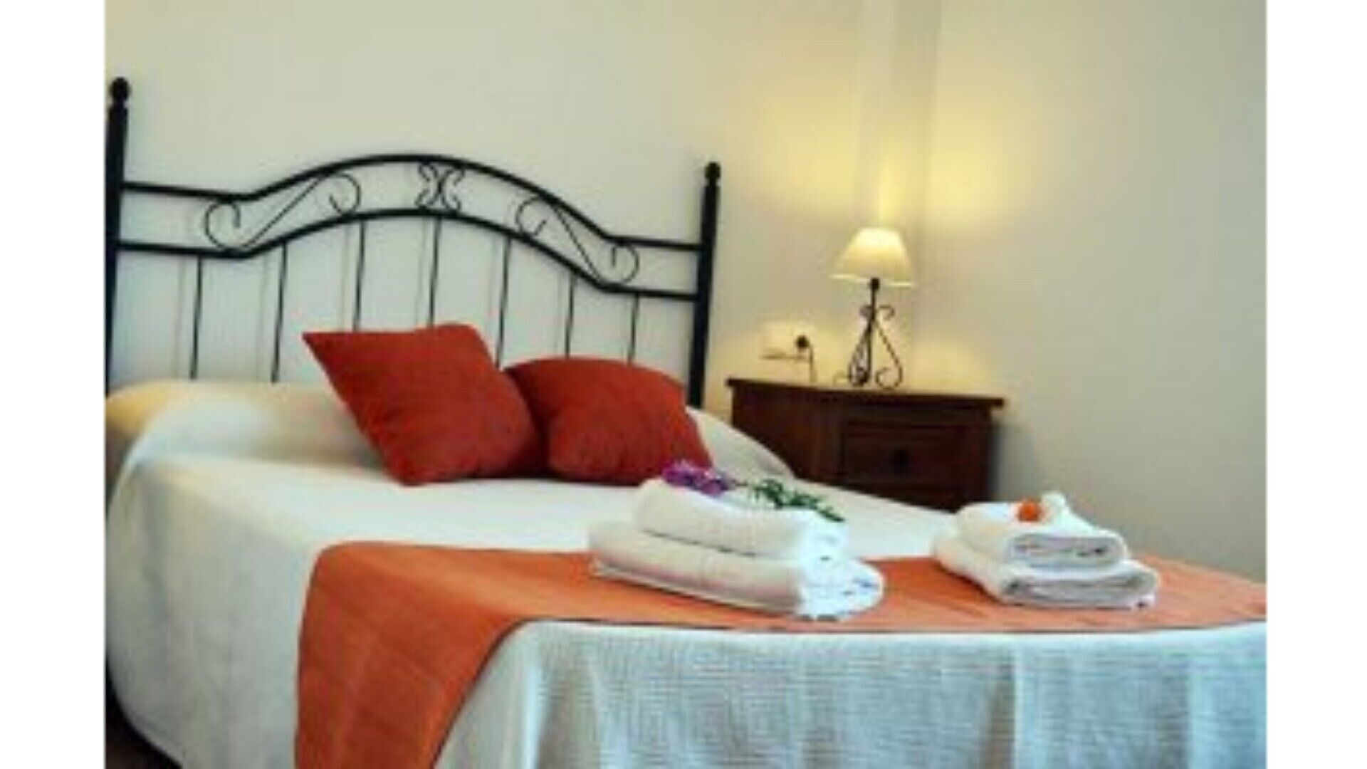 Country house with private pool, starry nights in a Starlight Reserve