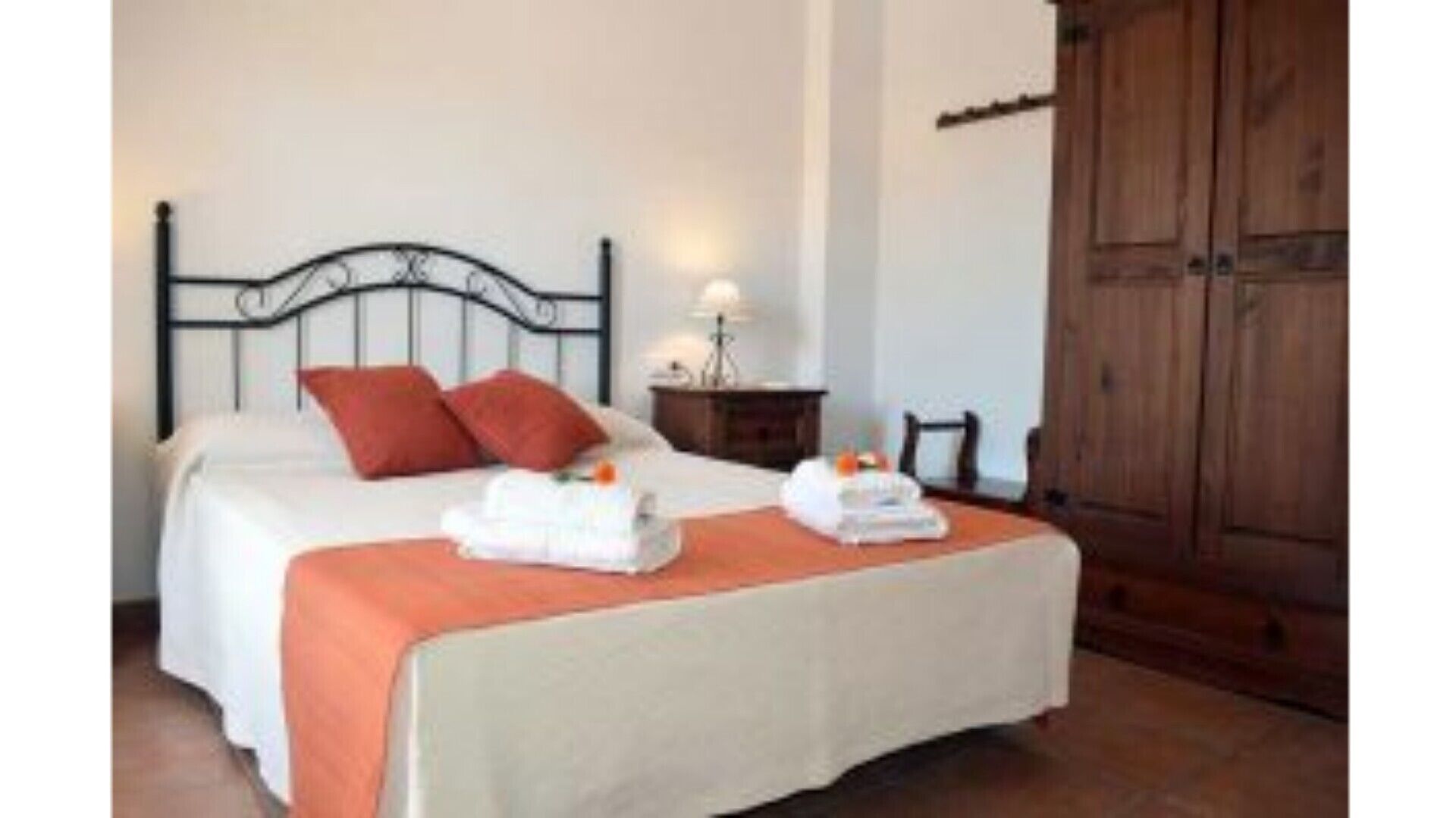 Country house with private pool, starry nights in a Starlight Reserve