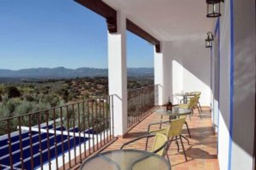 Country house with private pool, starry nights in a Starlight Reserve