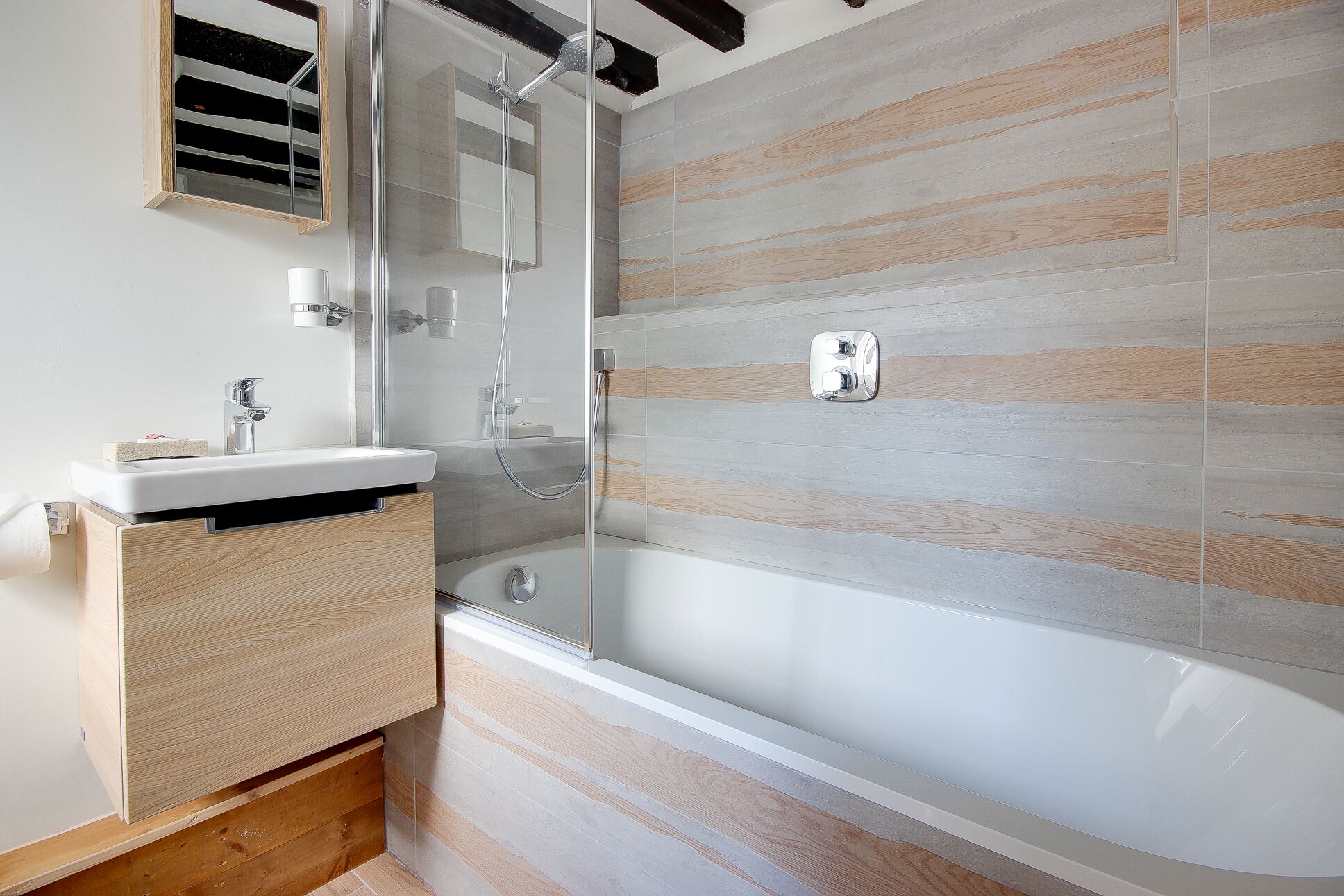 Gorgeous 17th Century Grade II Listed Cottage