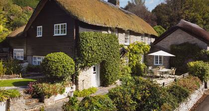 Private Outdoor Swimming Pool, close to the beach April - September