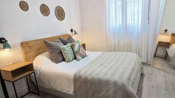 2 slaapkamers, een strijkplank/strijkijzer, wifi, beddengoed