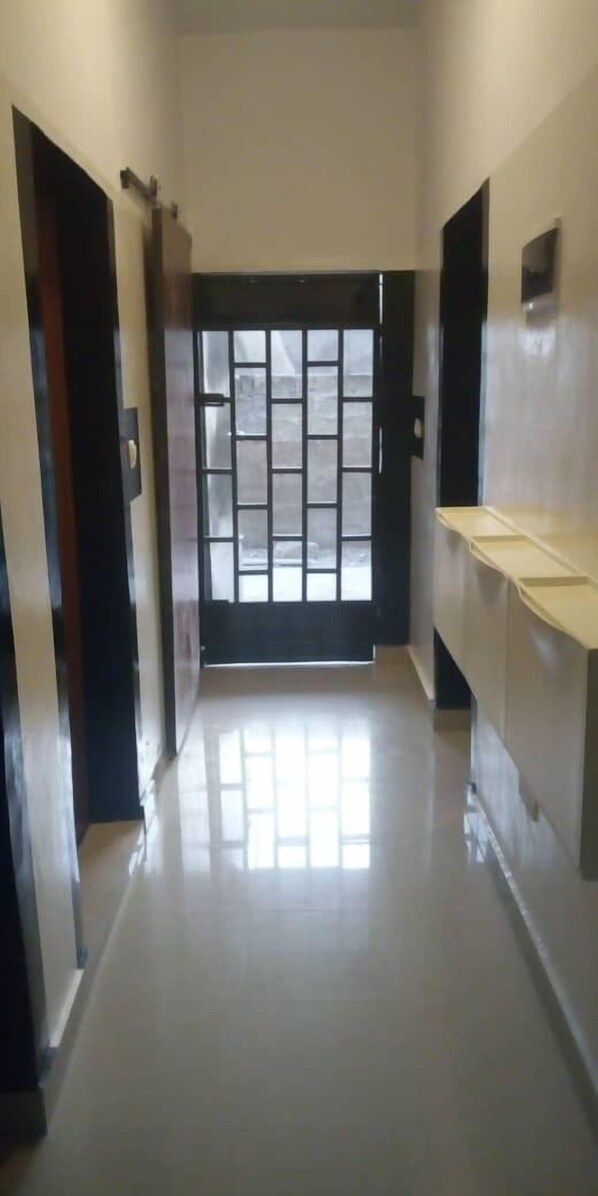 Interior entrance - Feel Well Guest House (Parakou)