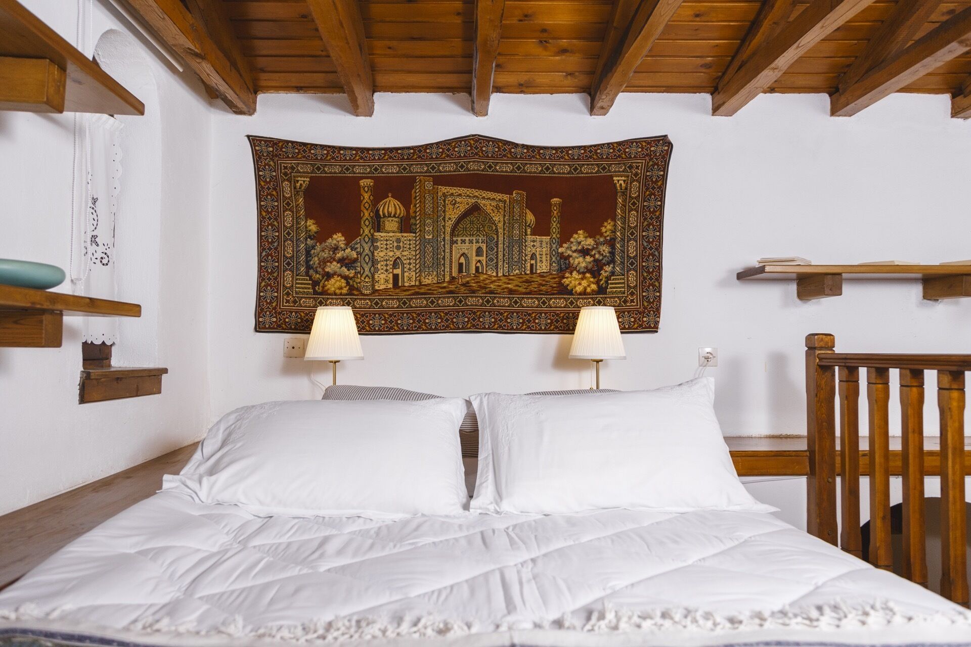 A beautiful two building villa with an extraordinary view to the sea!