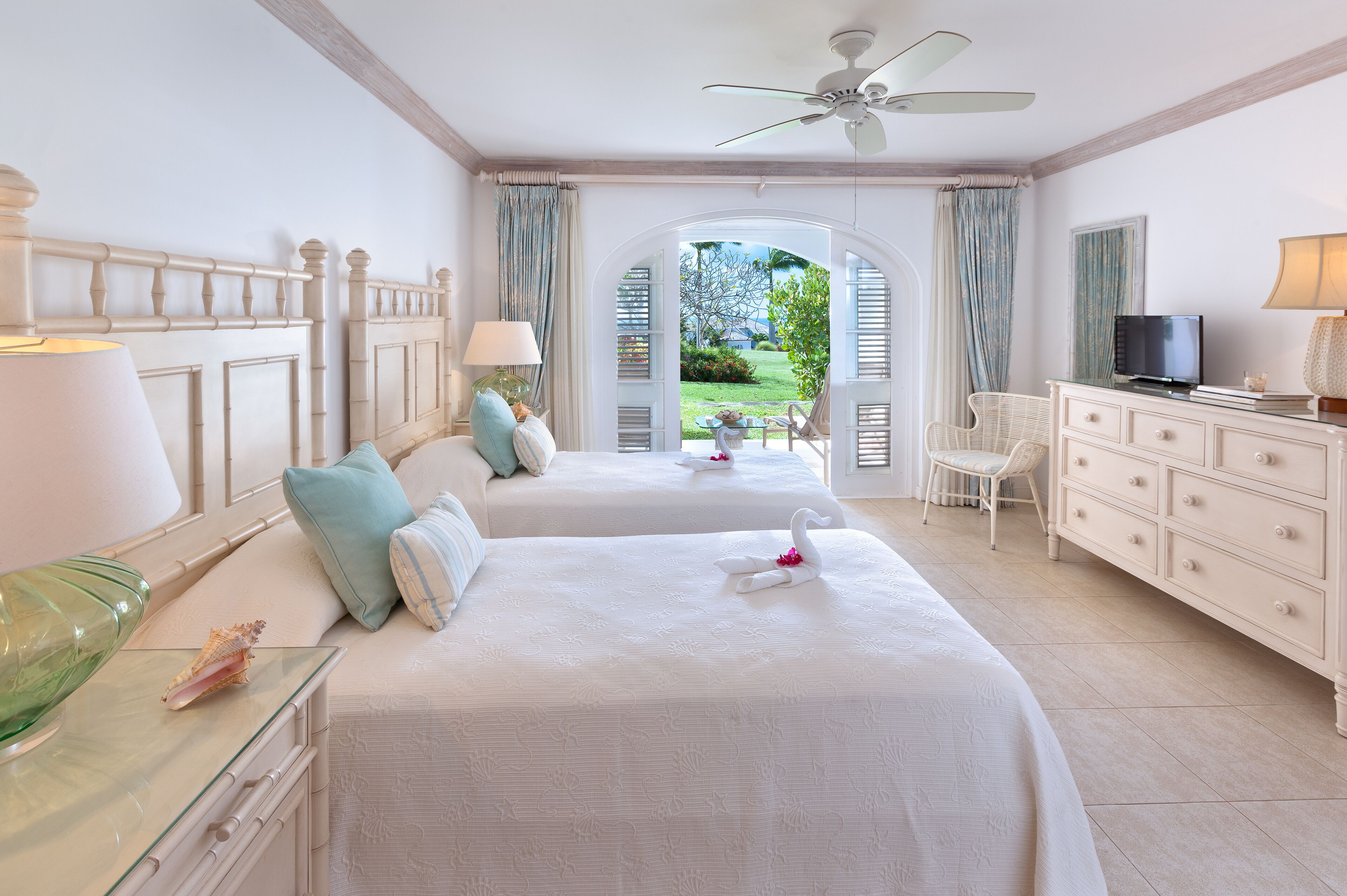 3 bedrooms, in-room safe, iron/ironing board, free WiFi