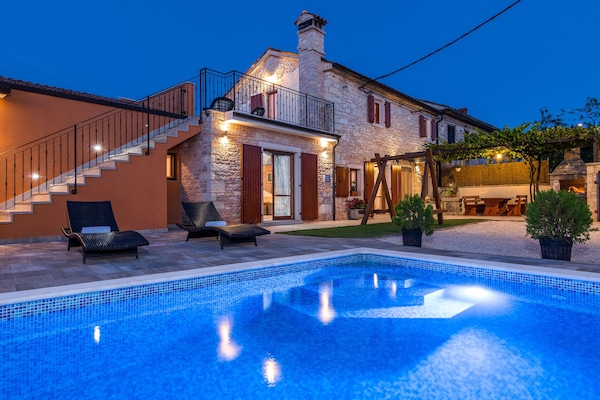 Villa Ivka By night
