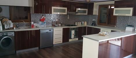 Fridge, oven, dishwasher