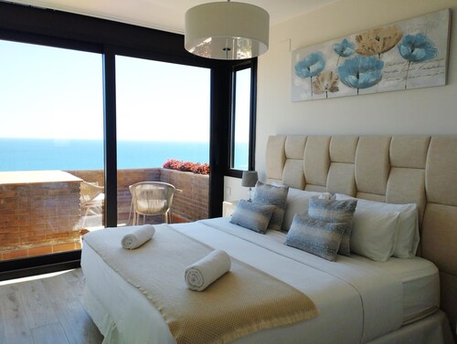 Luxury villa with breathtaking sea views in Sitges- Sleeps up to 11