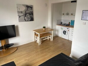 Interior - Elderpark Apartment 4 (Glasgow)