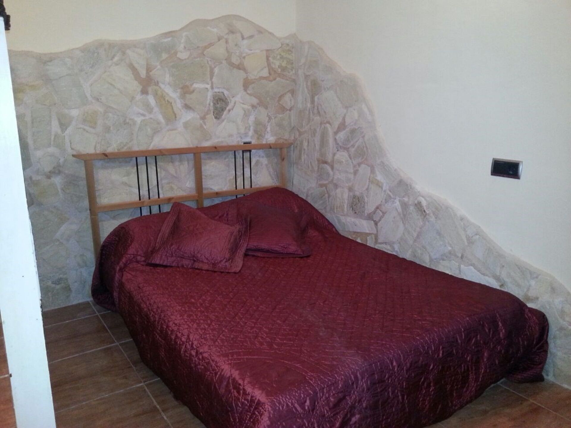 6 slaapkamers, een strijkplank/strijkijzer, wifi, beddengoed