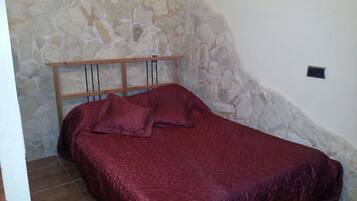 6 slaapkamers, een strijkplank/strijkijzer, wifi, beddengoed
