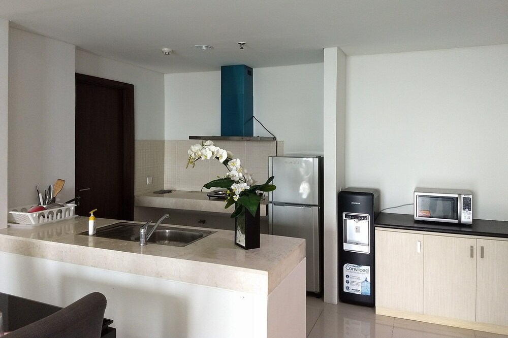 Charming Minimalist 3 Bedroom Apartment in St Moritz Puri Indah