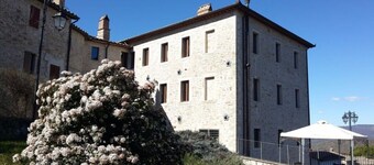 Castello Izzalini Todi Resort "Apt 1"