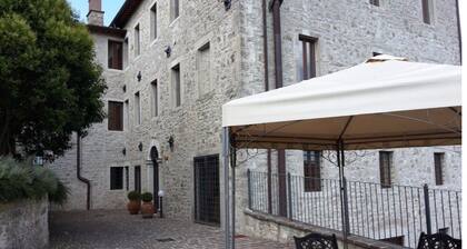 Castello Izzalini Todi Resort "Apt 1"