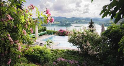 Lodging in remarkable site, quiet with outstanding views