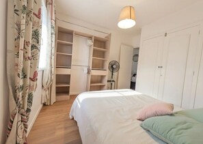 1 Schlafzimmer, Bügeleisen/Bügelbrett, kostenloses WLAN, Bettwäsche