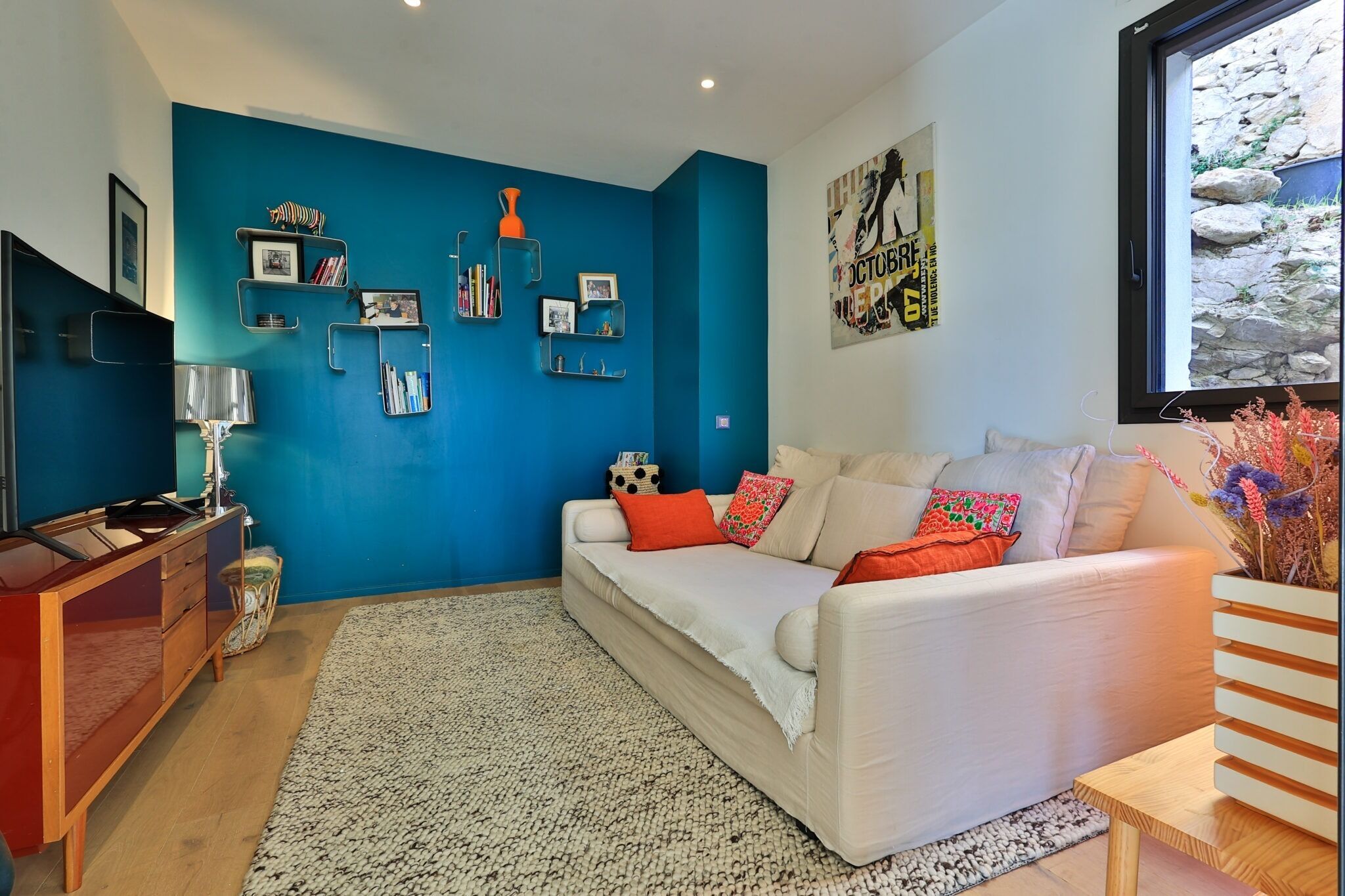 Large contemporary villa, beach on foot via a path and heated swimming pool!!!