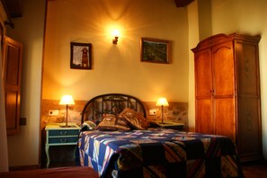 6 bedrooms, free WiFi, bed sheets