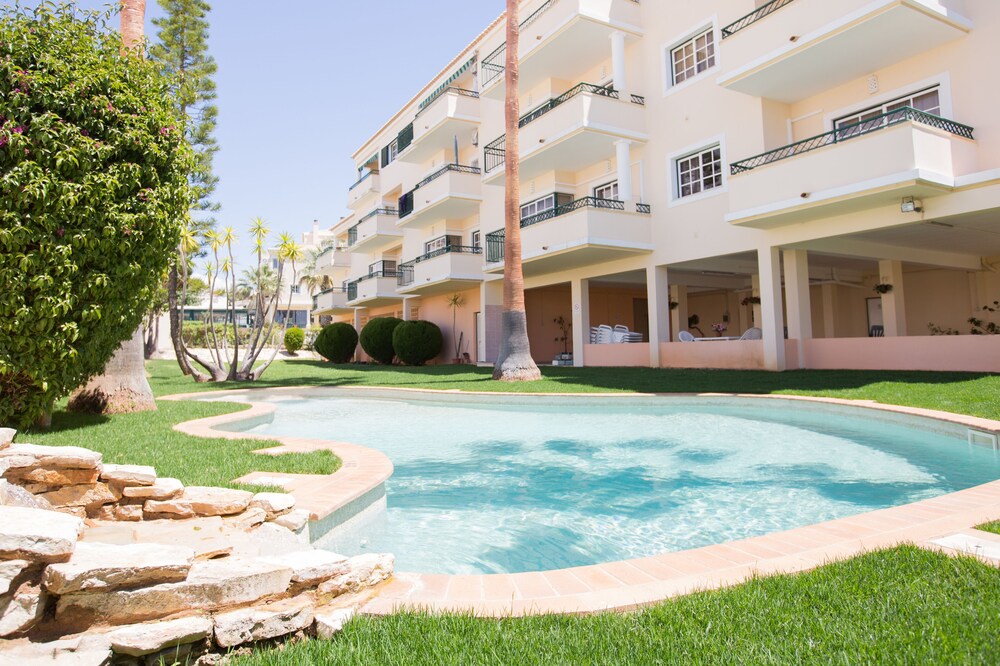 Apartment Quinta da Praia R / C E