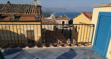 appartement confortable avec grande terrasse panoramique dans le centre historique