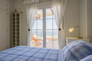 2 chambres, fer et planche Ă repasser, Wi-Fi gratuit, draps fournis
