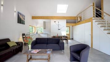 TV connectée, table de tennis de table