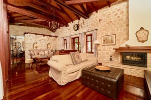 TV, peis, videospill og DVD-spiller