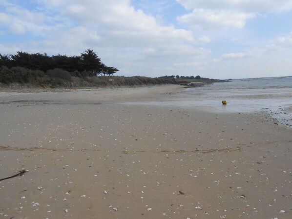 Beach nearby - holiday home Brittany south 6 persons 300m from the beach in quiet village (Ambon)