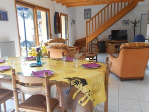 Dining - holiday home Brittany south 6 persons 300m from the beach in quiet village (Ambon)