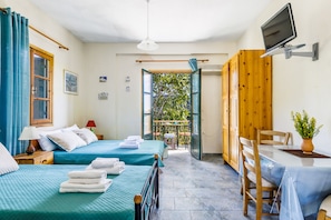 1 chambre, fer et planche à repasser, Wi-Fi gratuit, draps fournis