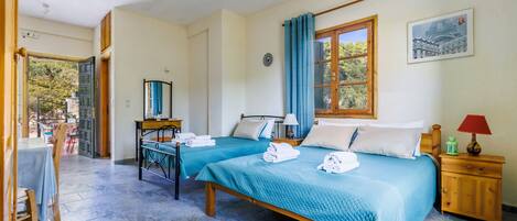 1 chambre, fer et planche à repasser, Wi-Fi gratuit, draps fournis