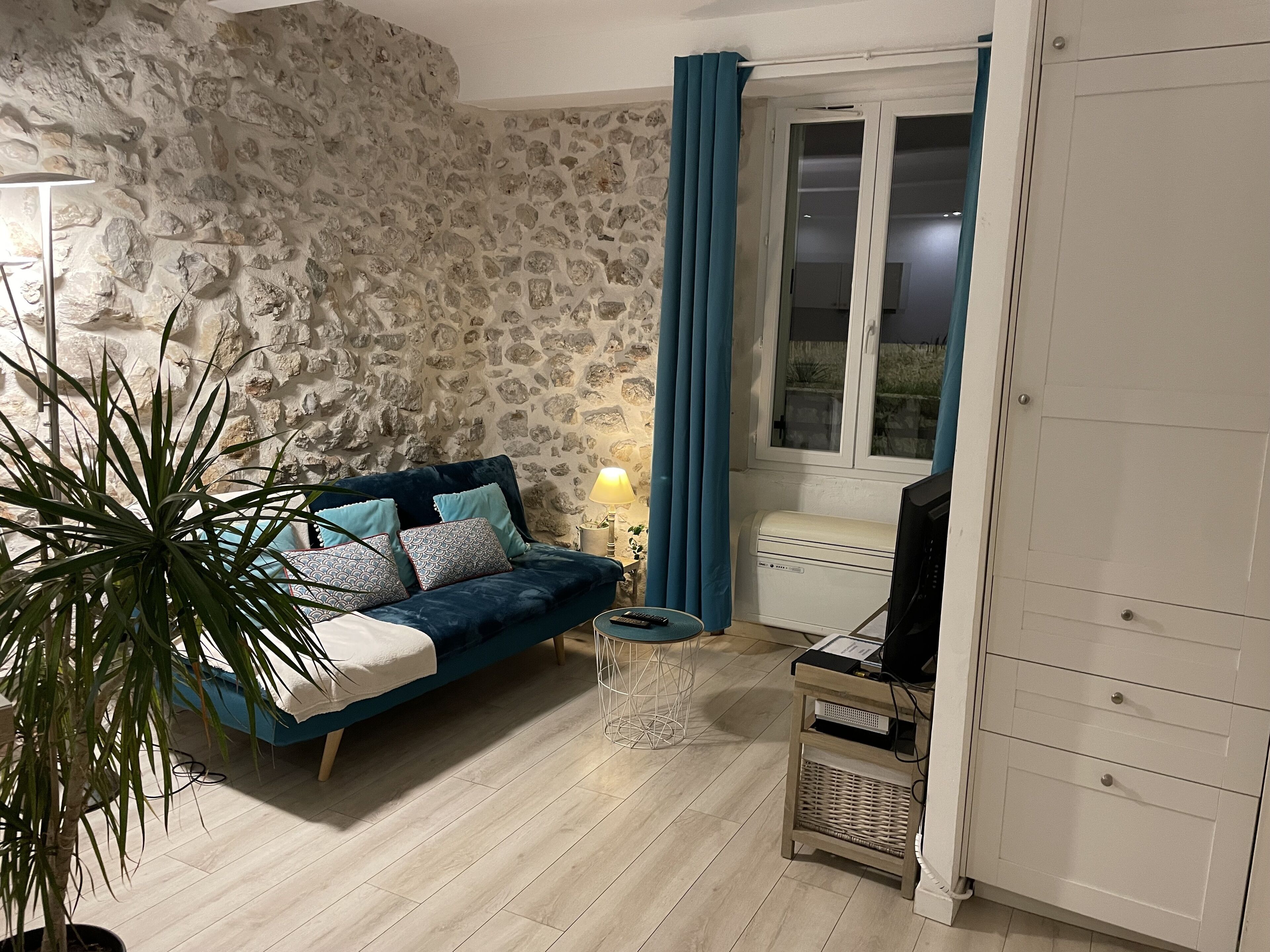 Vers Nice Appartment with a stunning sea view