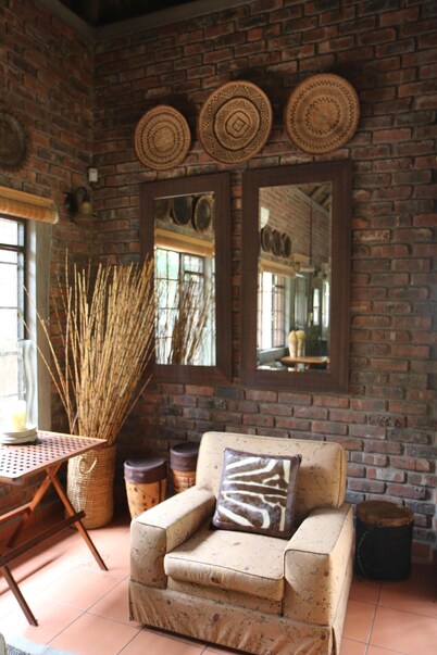 Attractive, spacious villa in an oasis of tranquility