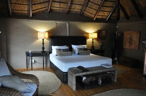 4 bedrooms, iron/ironing board, free WiFi, bed sheets - Attractive, spacious villa in an oasis of tranquility (Marloth Park)