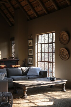 Interior - Attractive, spacious villa in an oasis of tranquility (Marloth Park)