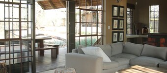 Villa avec faune dans le jardin!